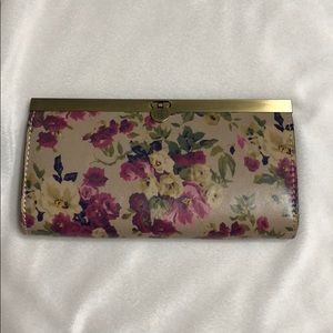 Patricia Nash wallet floral